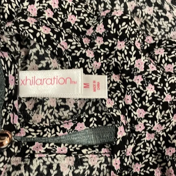 Black floral sleeveless blouse - Picture 3 of 4